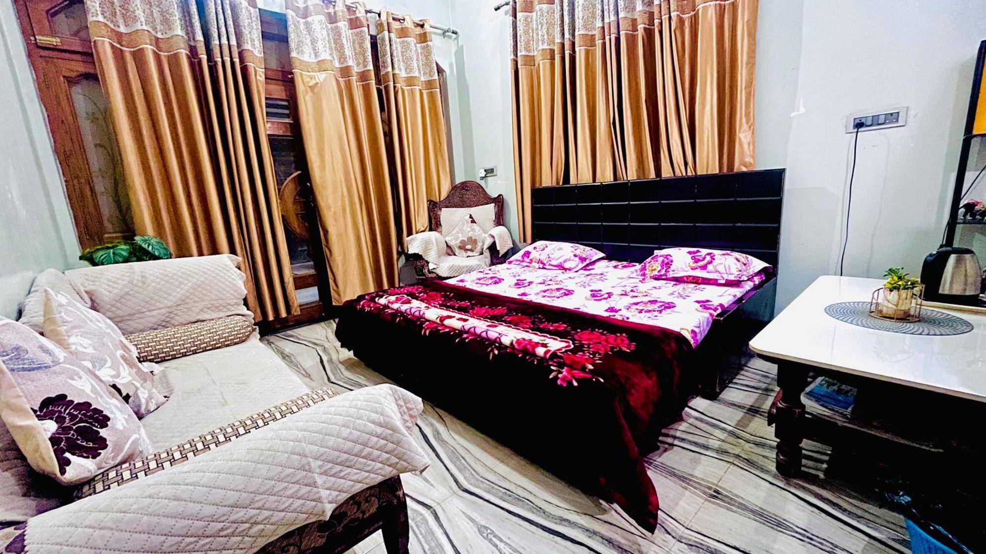 Chandan Homestay Allāhābād Junction Dış mekan fotoğraf
